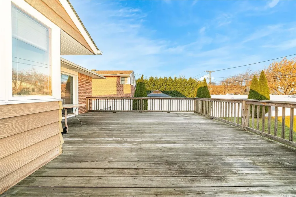 102 Bud Lane Levittown NY 11756