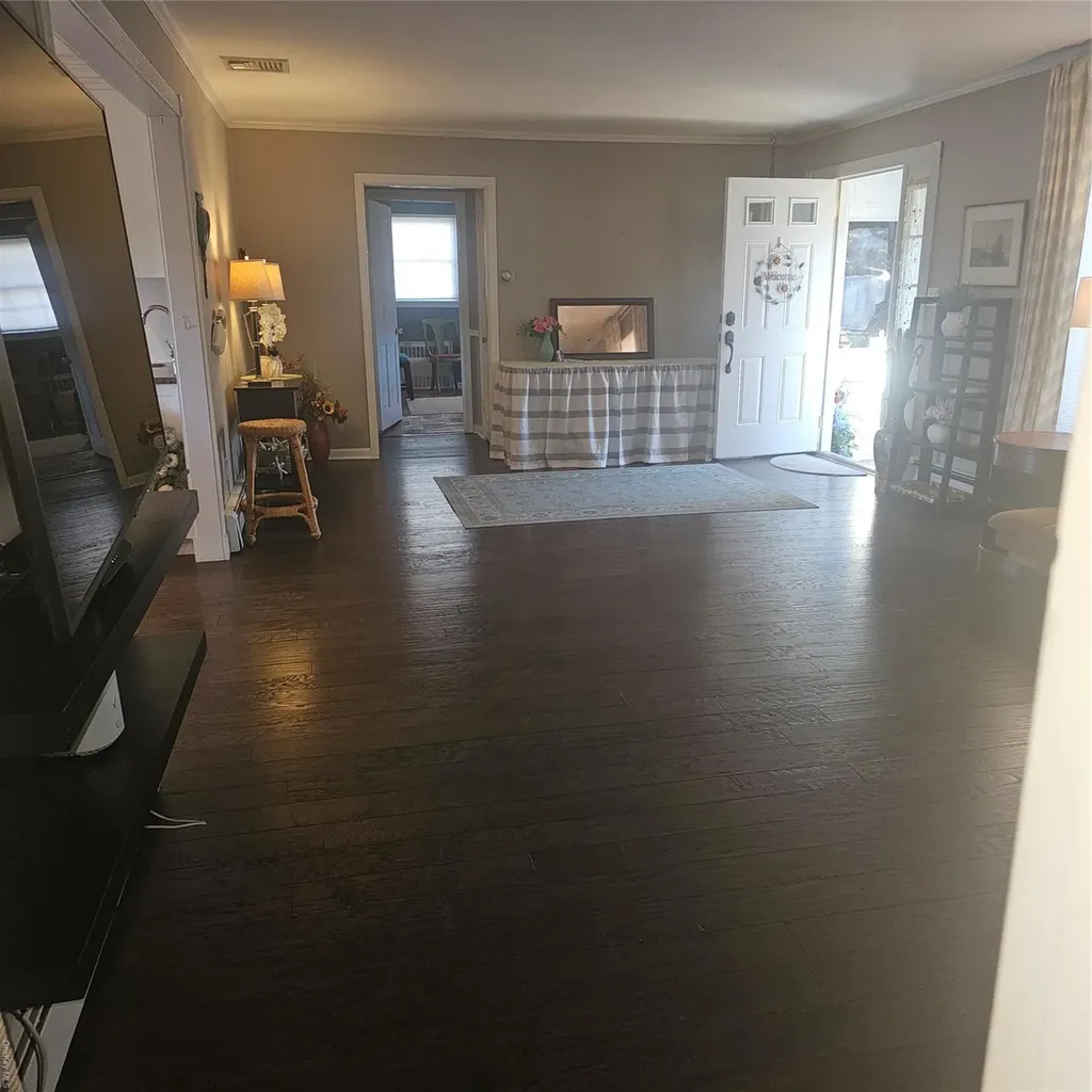 124 Mayhew Avenue Babylon NY 11702