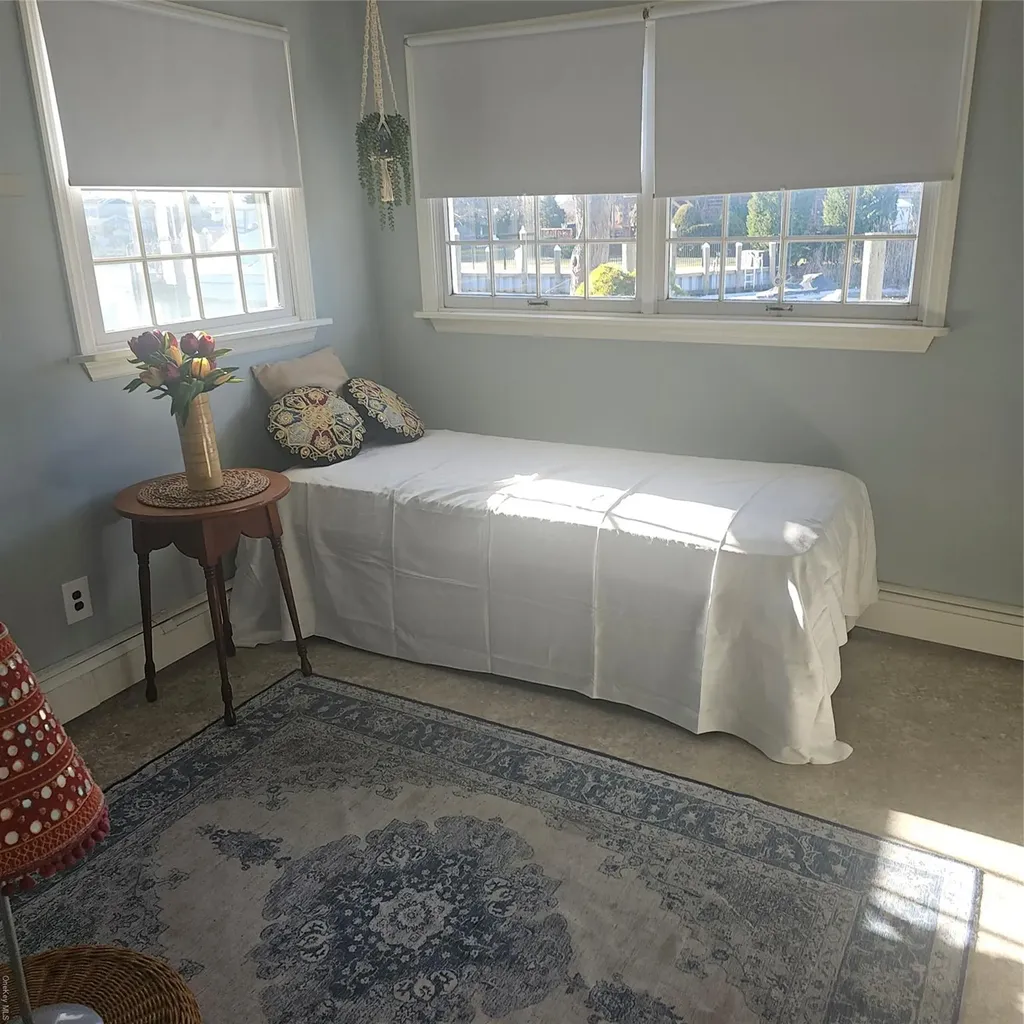 124 Mayhew Avenue Babylon NY 11702