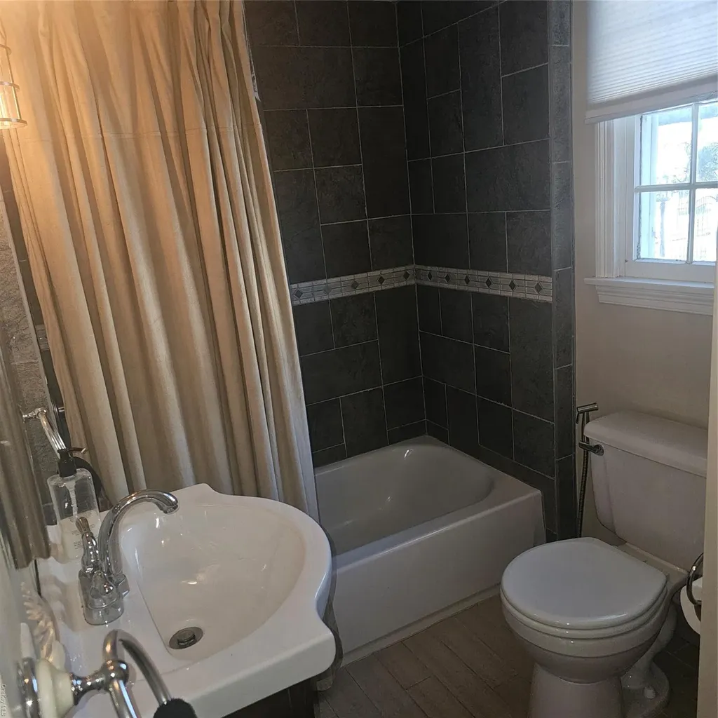 124 Mayhew Avenue Babylon NY 11702
