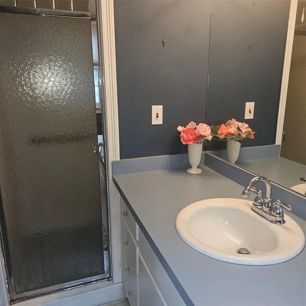 124 Mayhew Avenue Babylon NY 11702