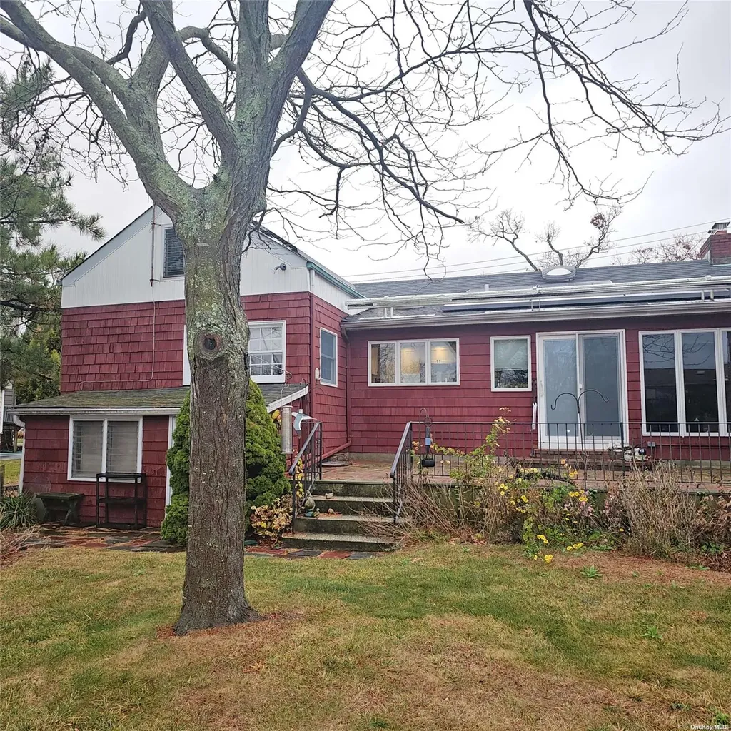 124 Mayhew Avenue Babylon NY 11702