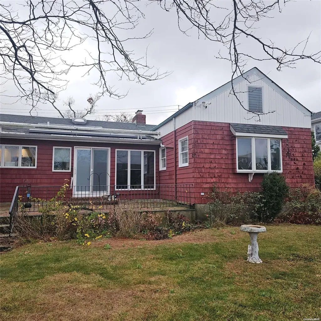 124 Mayhew Avenue Babylon NY 11702