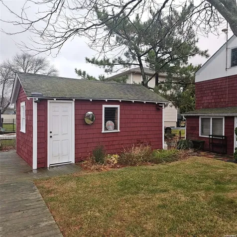 124 Mayhew Avenue Babylon NY 11702