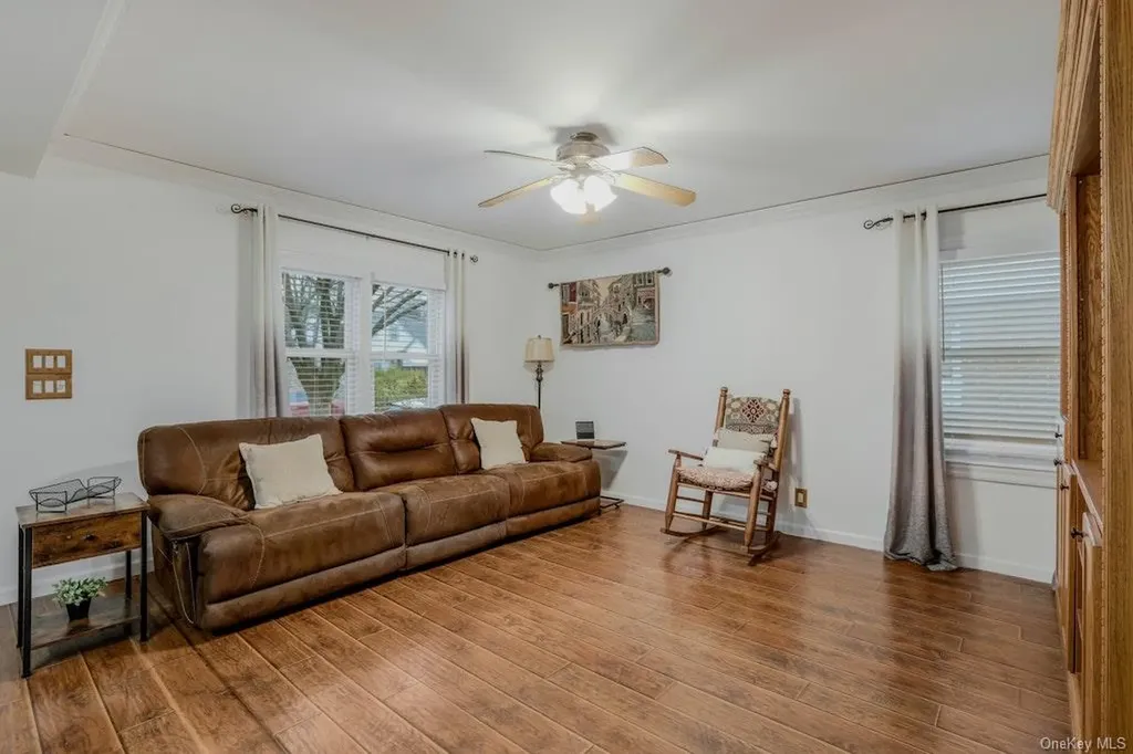 74 Stephen Avenue New Hyde Park NY 11040