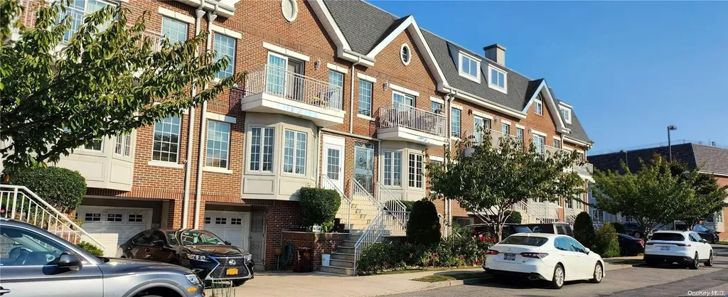 345 Park Crescent College Point NY 11356