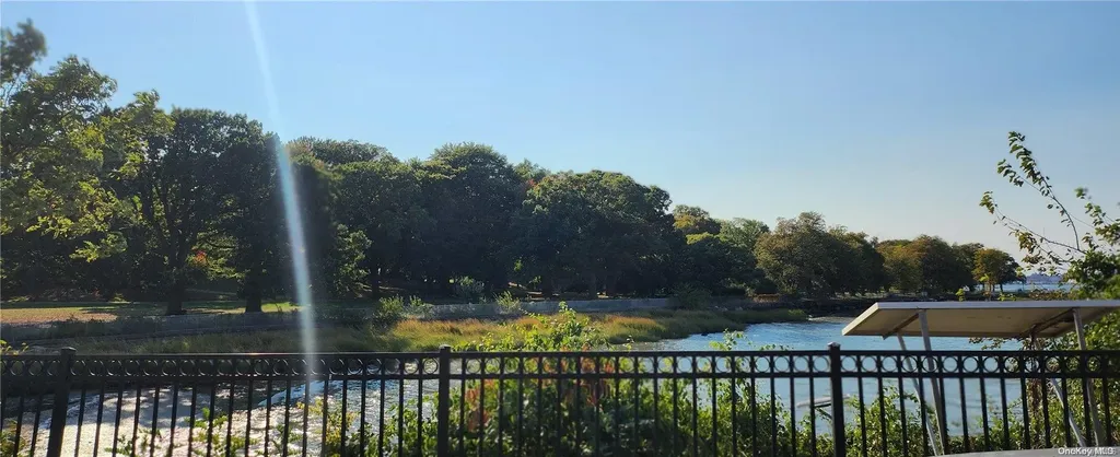 345 Park Crescent College Point NY 11356
