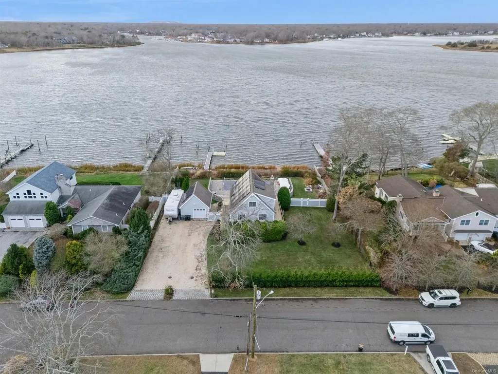140 Crystal Beach Boulevard Moriches NY 11955