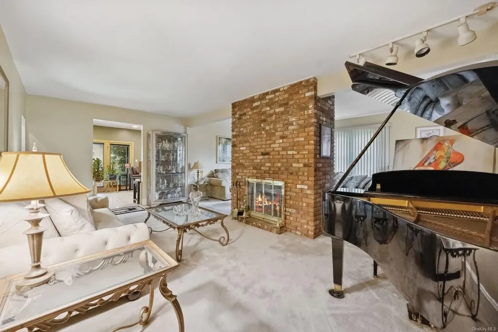 32 Harvard Avenue Hewlett NY 11557