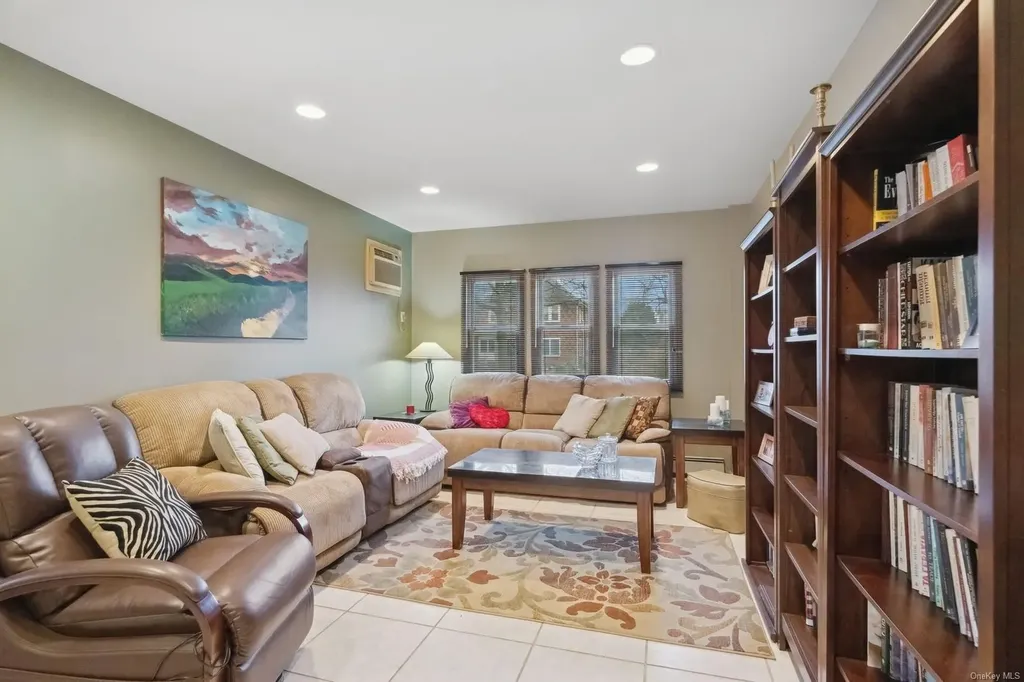 32 Harvard Avenue Hewlett NY 11557