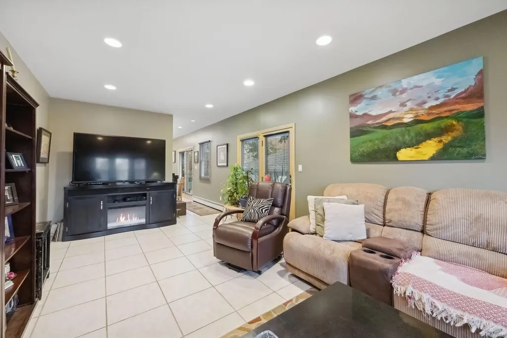 32 Harvard Avenue Hewlett NY 11557