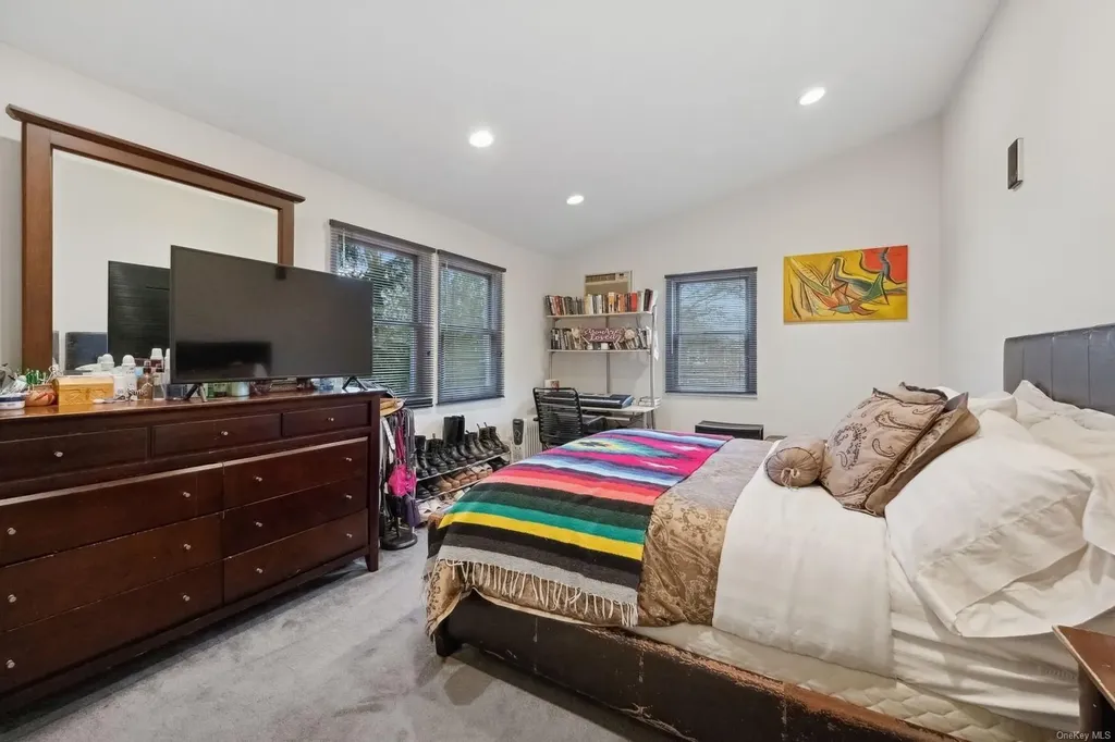 32 Harvard Avenue Hewlett NY 11557