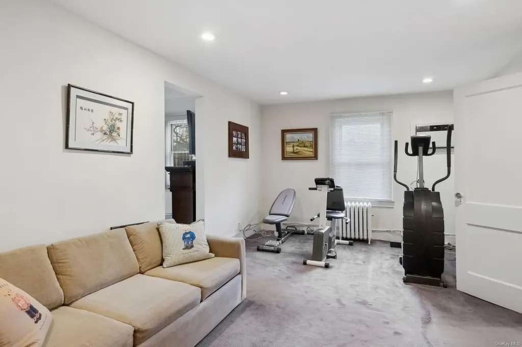 32 Harvard Avenue Hewlett NY 11557
