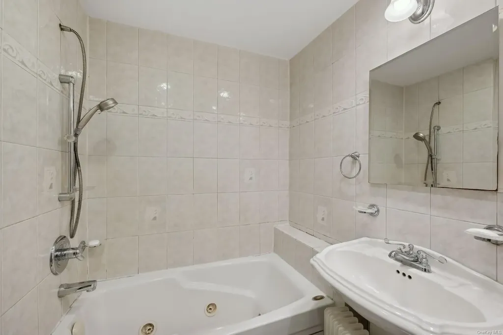 32 Harvard Avenue Hewlett NY 11557