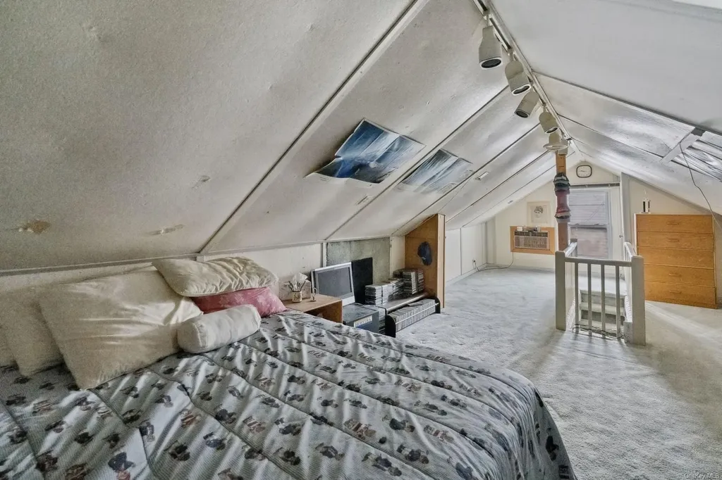 32 Harvard Avenue Hewlett NY 11557