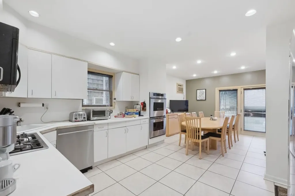 32 Harvard Avenue Hewlett NY 11557