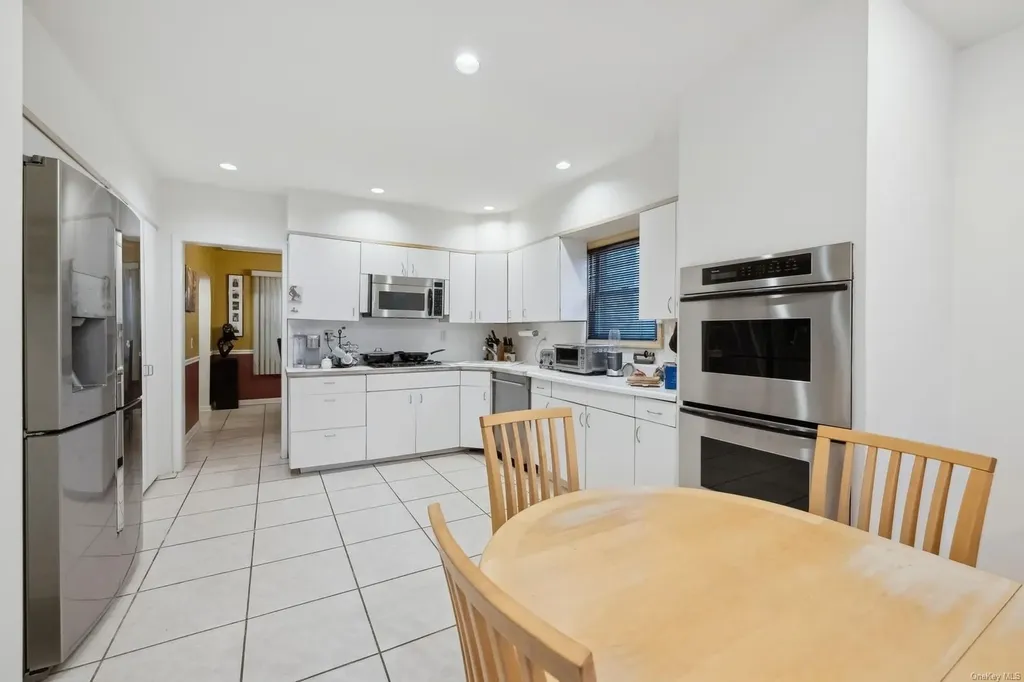 32 Harvard Avenue Hewlett NY 11557