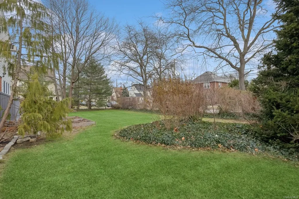 32 Harvard Avenue Hewlett NY 11557