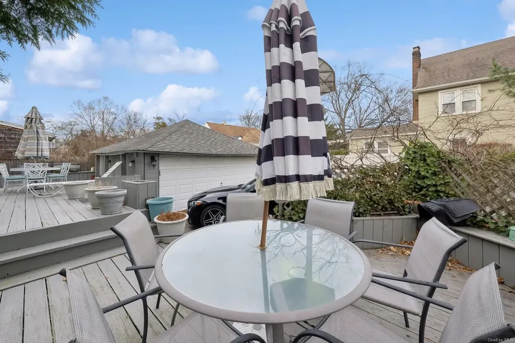 32 Harvard Avenue Hewlett NY 11557