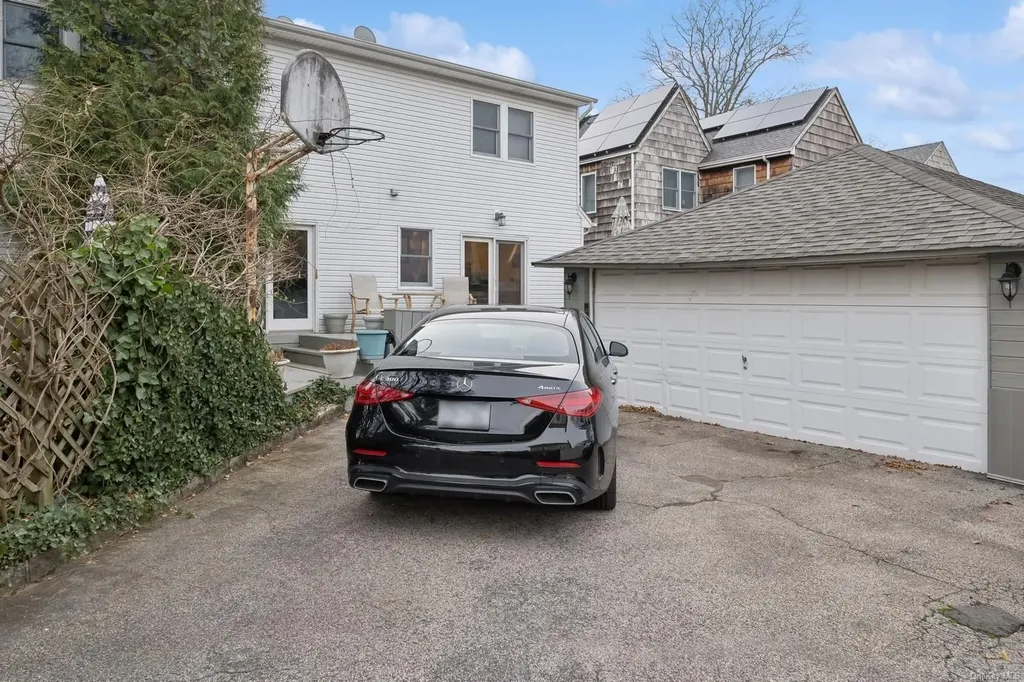 32 Harvard Avenue Hewlett NY 11557