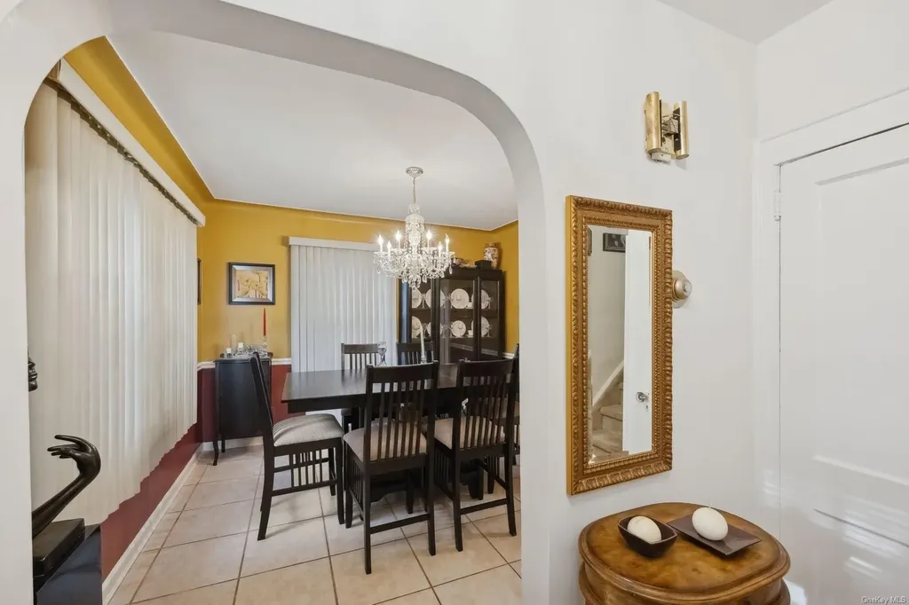 32 Harvard Avenue Hewlett NY 11557