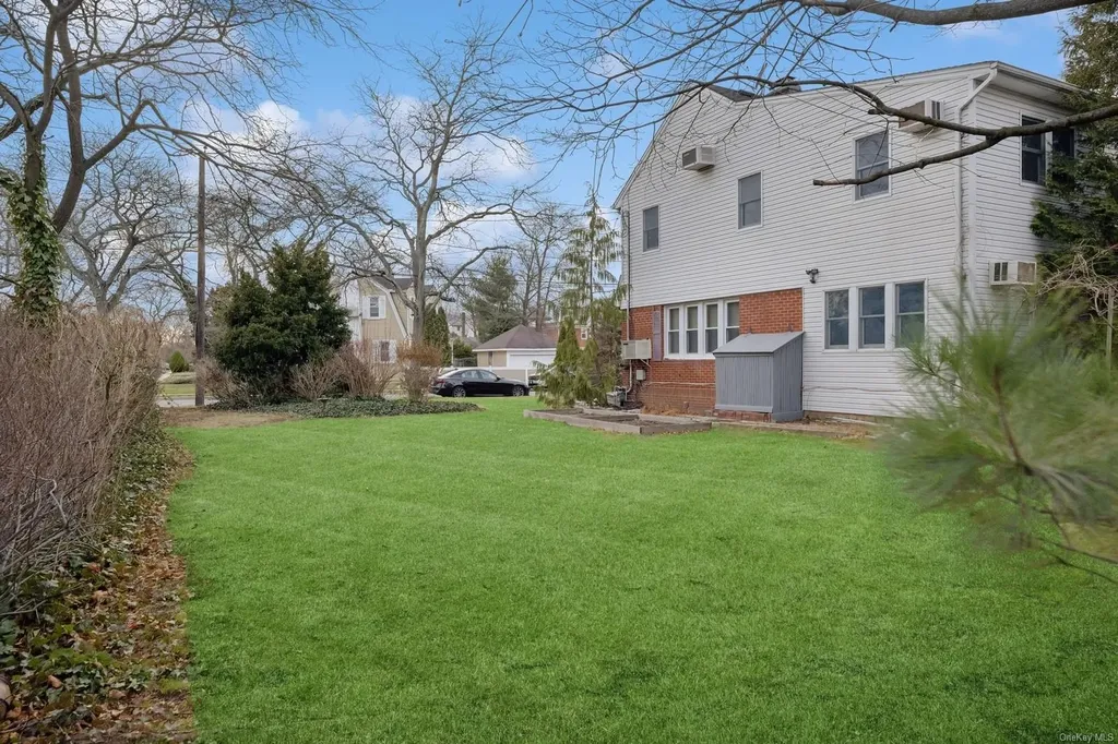 32 Harvard Avenue Hewlett NY 11557