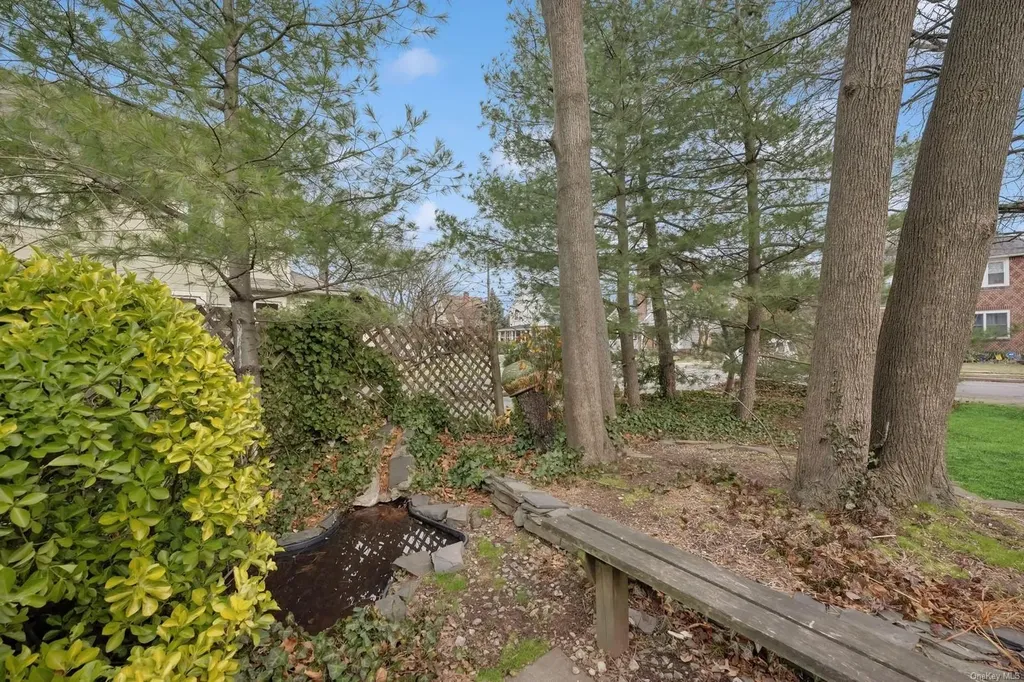 32 Harvard Avenue Hewlett NY 11557