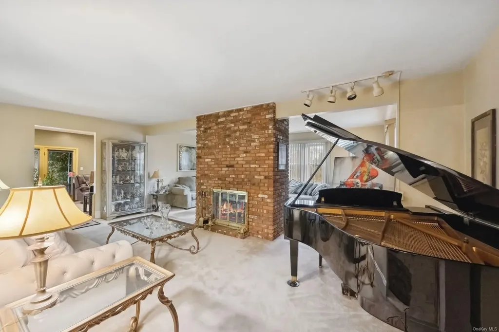 32 Harvard Avenue Hewlett NY 11557