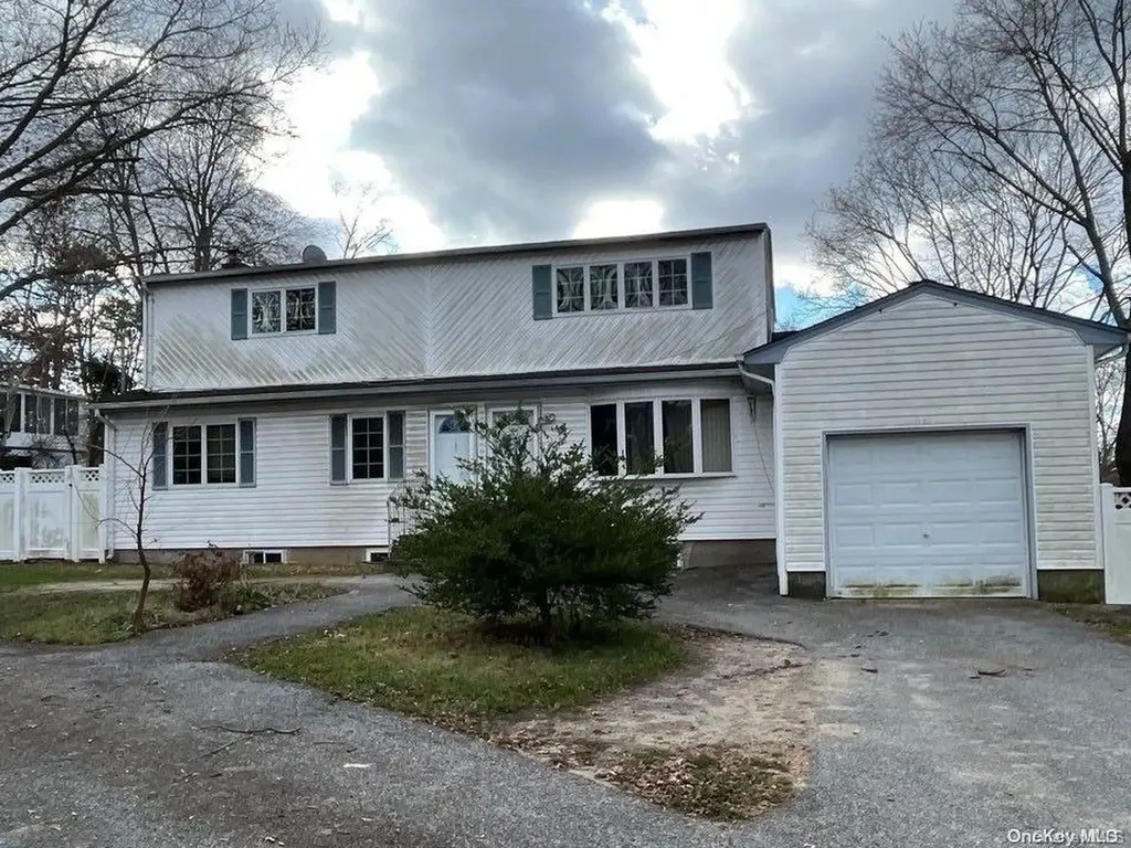 40 Seusing Boulevard Ronkonkoma NY 11779