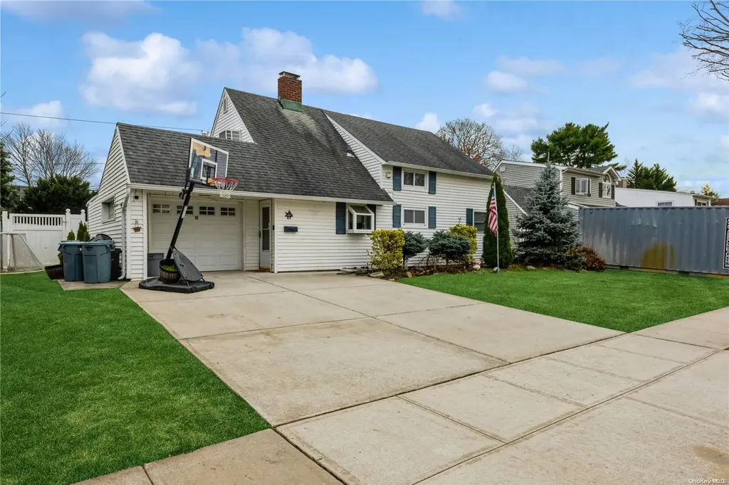 49 Prince Lane Westbury NY 11590