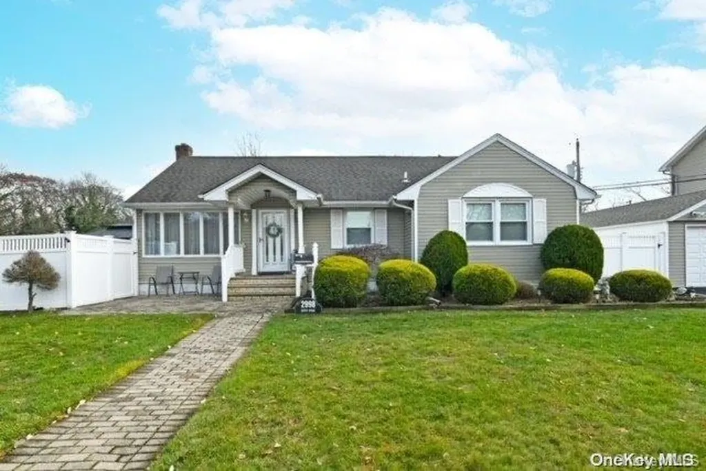 2998 Ruth Road Wantagh NY 11793
