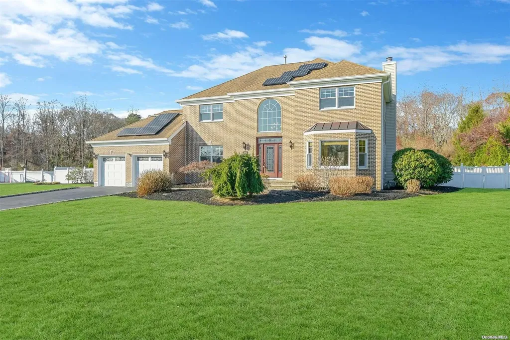 22 Chateau Drive Manorville NY 11949