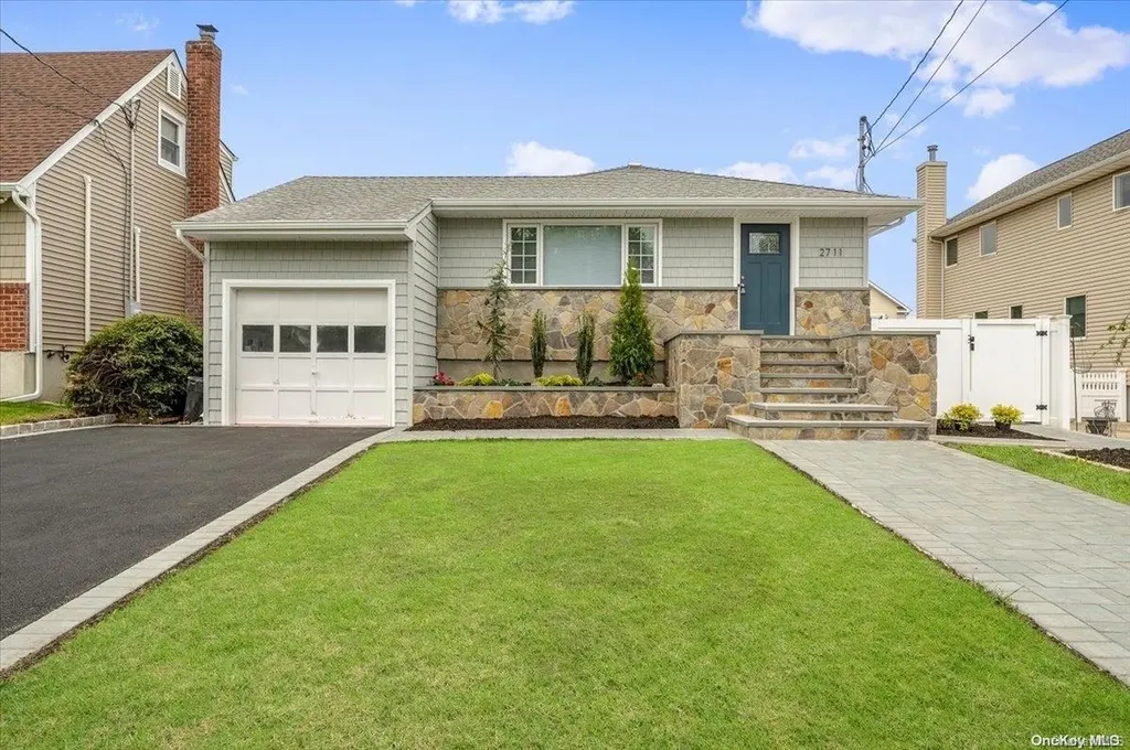 2711 Anthony Avenue Bellmore NY 11710