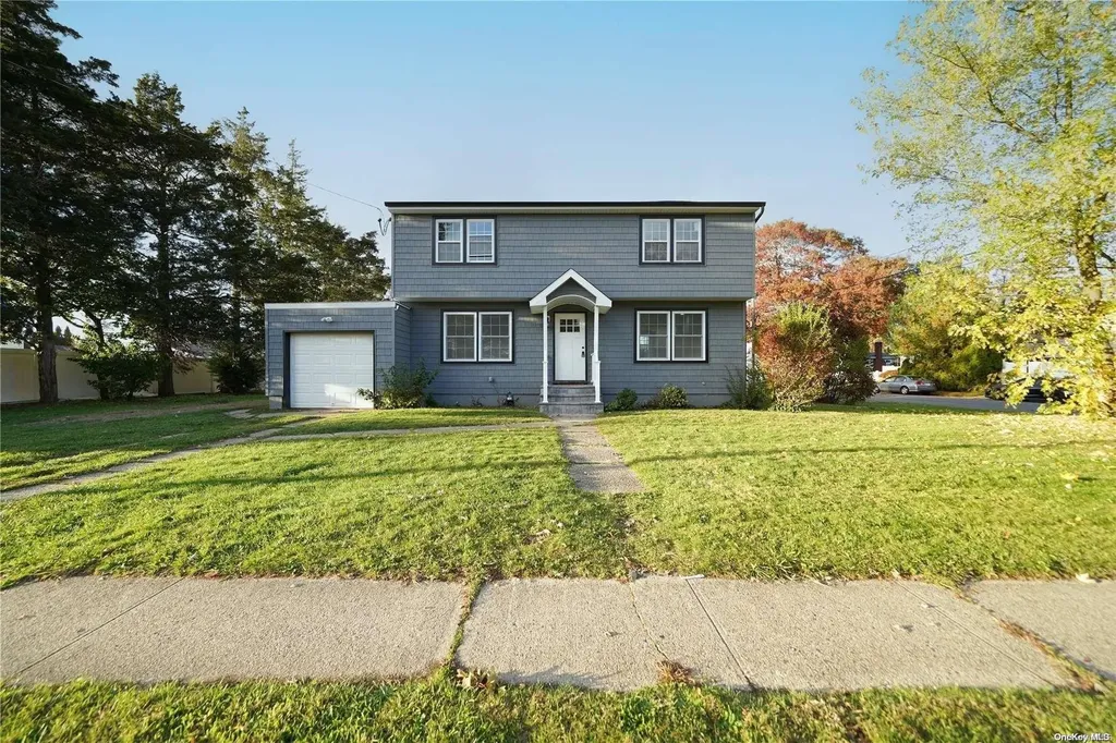 233 Grand Boulevard Deer Park NY 11729