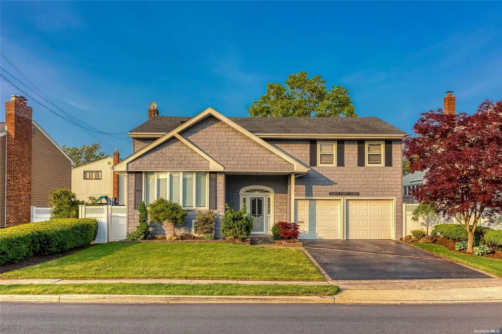 3043 Hewlett Avenue Merrick NY 11566