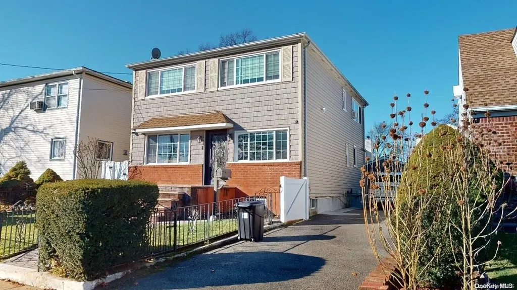 64 Ormonde Boulevard Valley Stream NY 11580