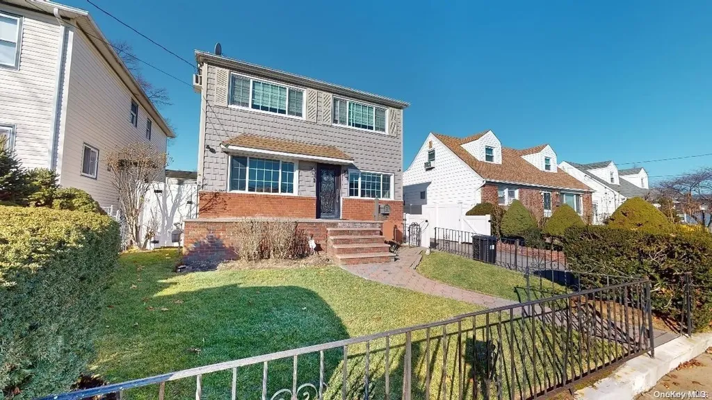 64 Ormonde Boulevard Valley Stream NY 11580