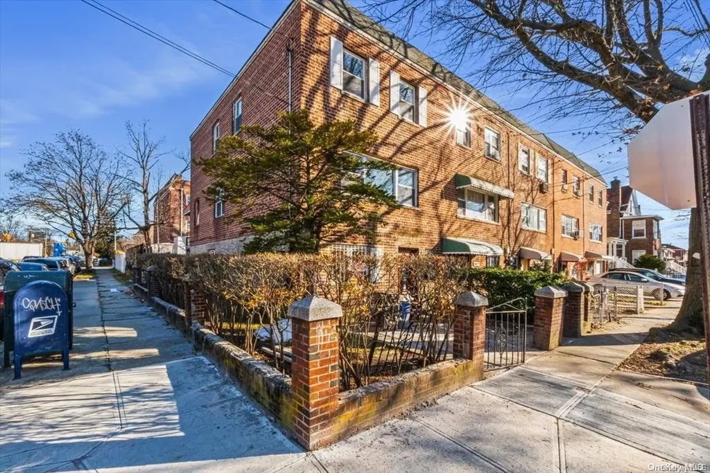 4094 Edson Avenue Bronx NY 10466