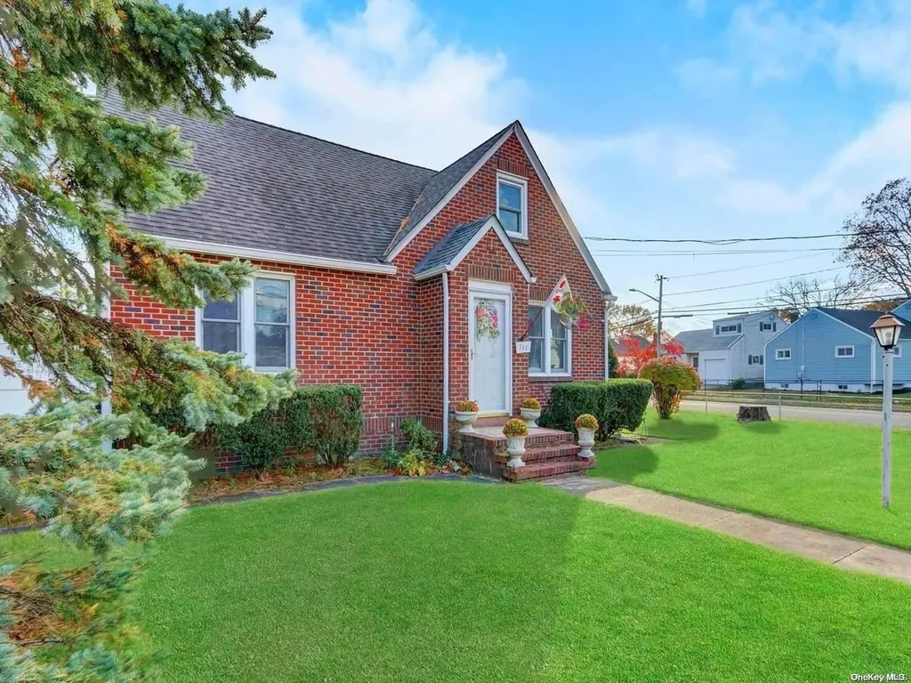 744 Nicolls Road Deer Park NY 11729