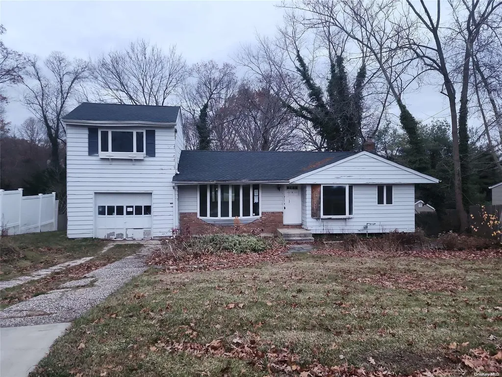 9 Robin Drive Hauppauge NY 11788