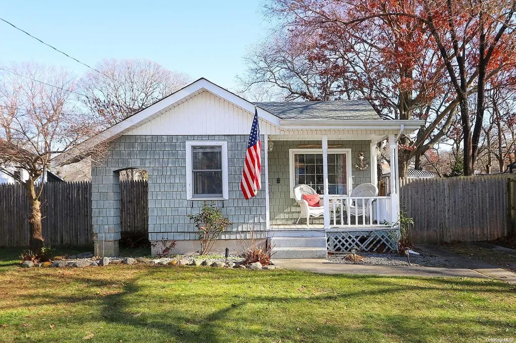 13 Rose Place Selden NY 11784