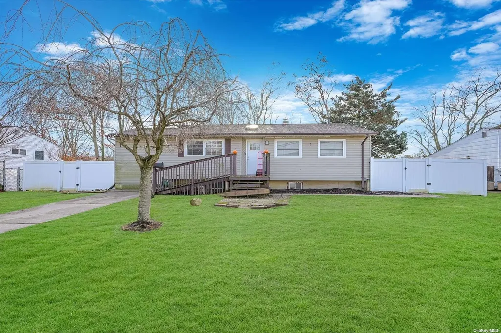330 Delaware Avenue Bay Shore NY 11706