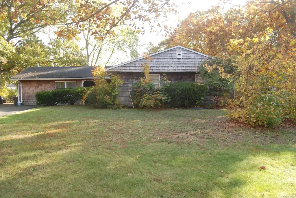 672 Hawkins Road E Coram NY 11727