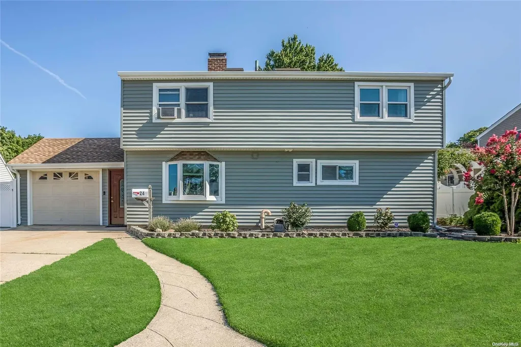 24 Ripple Lane Levittown NY 11756