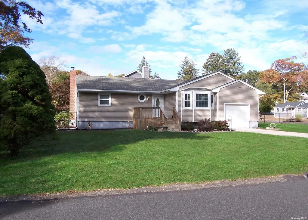 211 King Road Rocky Point NY 11778