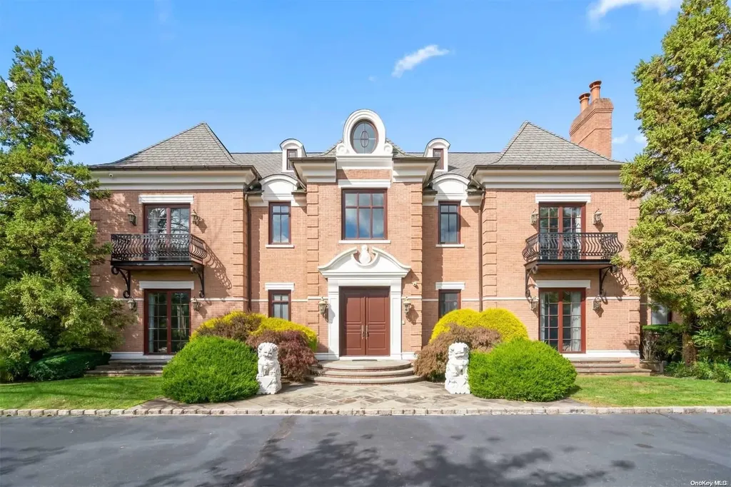 8 Orchard Lane Old Westbury NY 11568