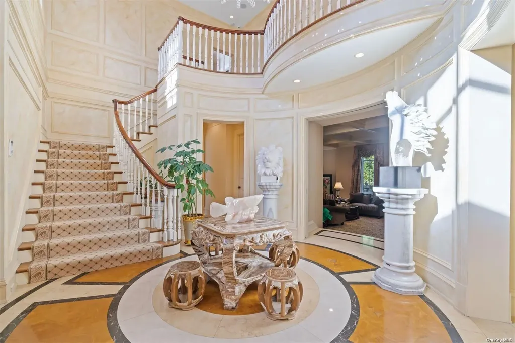 8 Orchard Lane Old Westbury NY 11568
