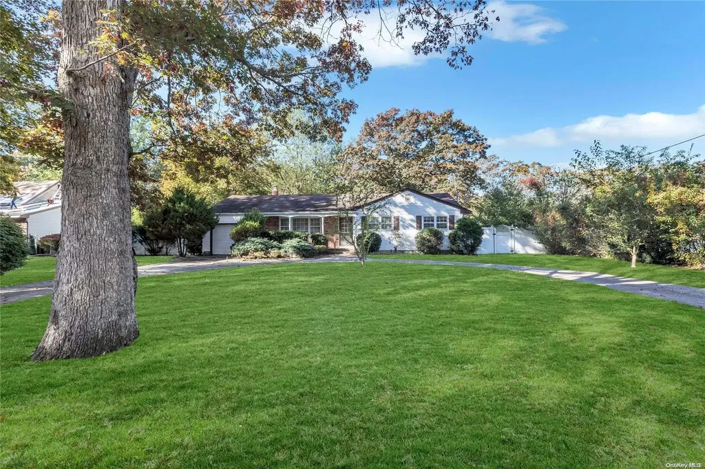 84 Elmhurst Avenue Medford NY 11763