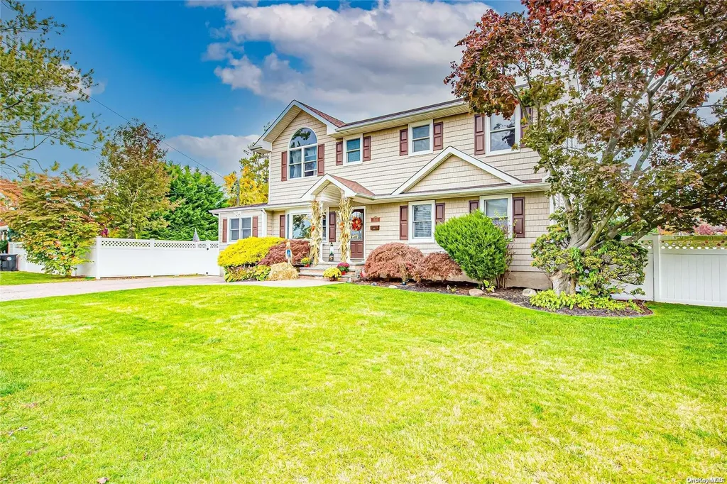 1501 Denver Avenue Bay Shore NY 11706