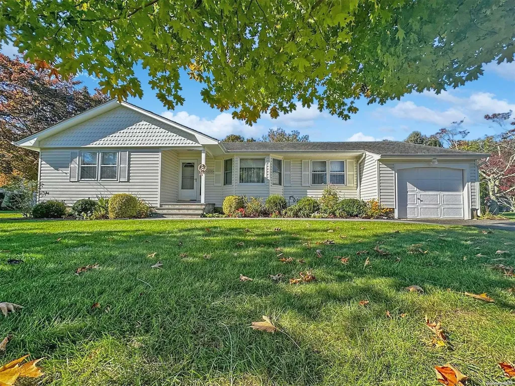 900 Donna Drive Mattituck NY 11952